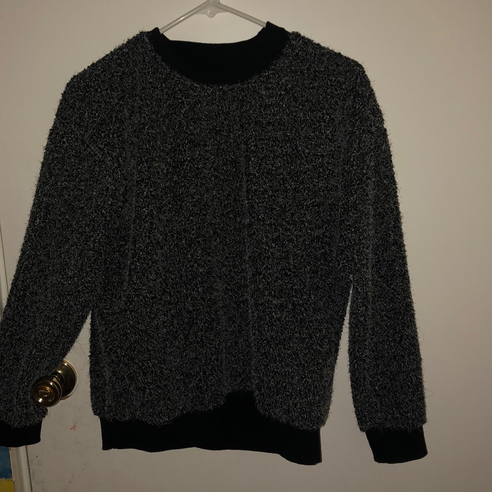 Cute black sweatshirt